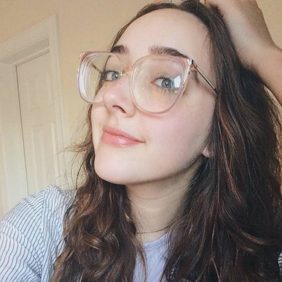 Meet your Posher, Ivelisse - Picture 1 of 1